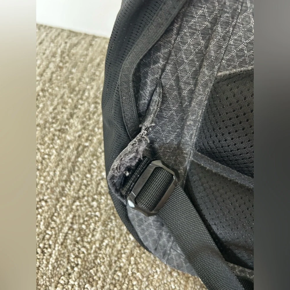 NORTH FACE RECON Heavy Duty Backpack. 18”x14” Standard size.Has 6 pockets.
